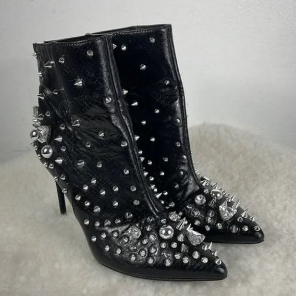COPY - STEVE MADDEN SPIKED BOOTS - Picture 3 of 4
